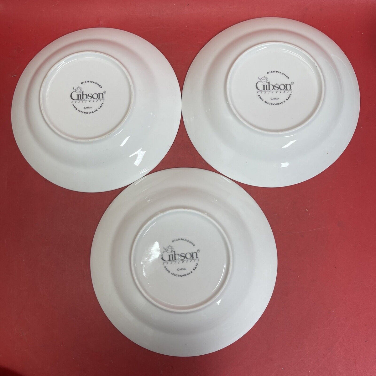 GIBSON EVERYDAY CHINA 14 pc PLACE SETTING w/BERRIES, LEAVES & BOW