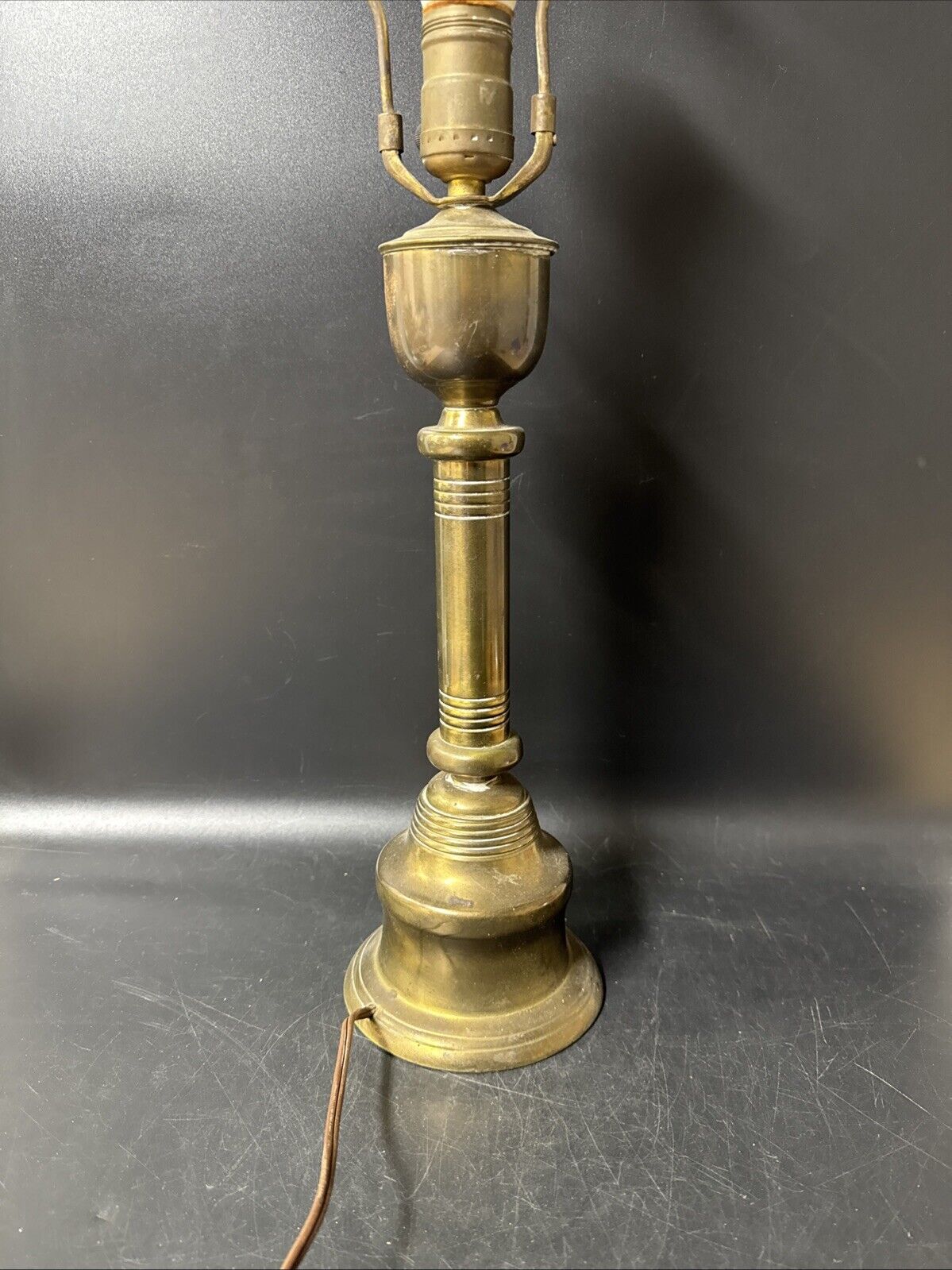 VINTAGE BRASS TABLE LAMP 23” Tall