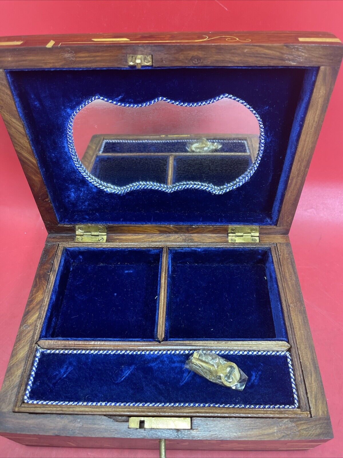 Vintage Handmade Inlaid Wood Jewelry Box W/Key,Gold Inlaid Design,10"x 7"x4"