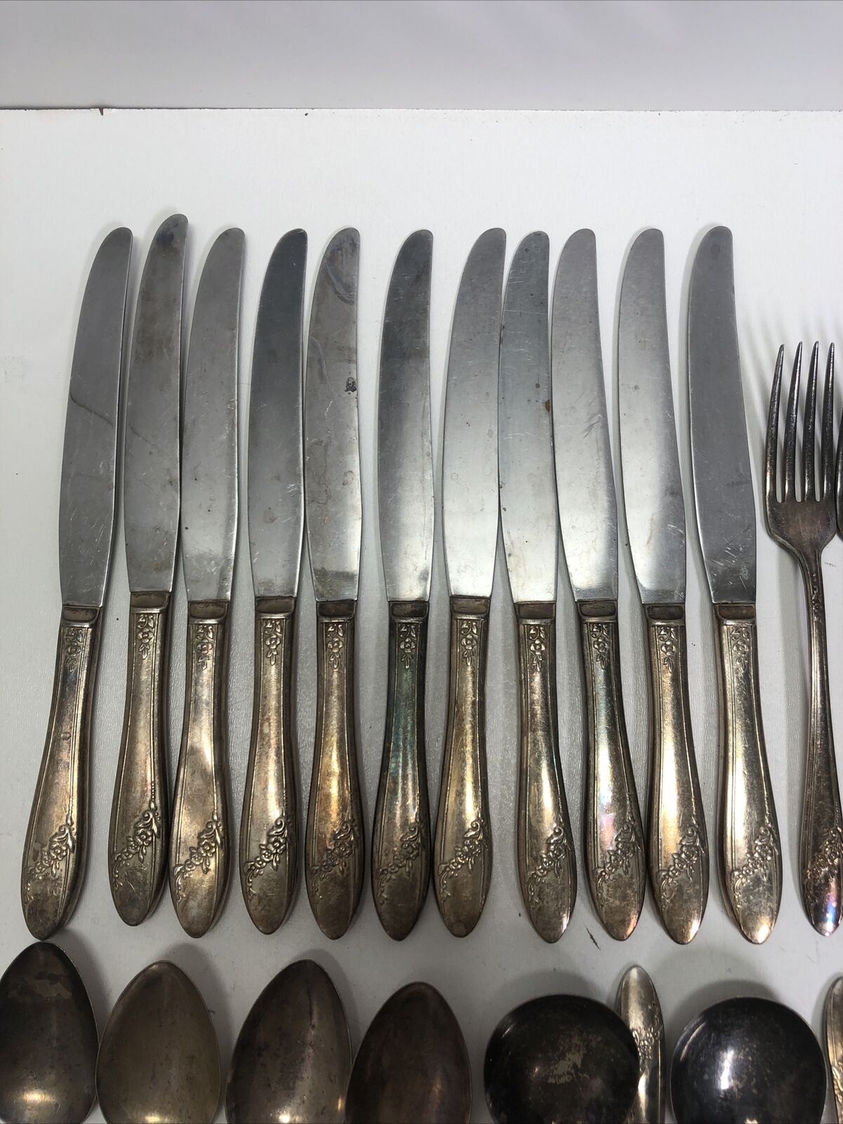 Oneida Community Tudor Plate Queen Bess Flatware 50pc