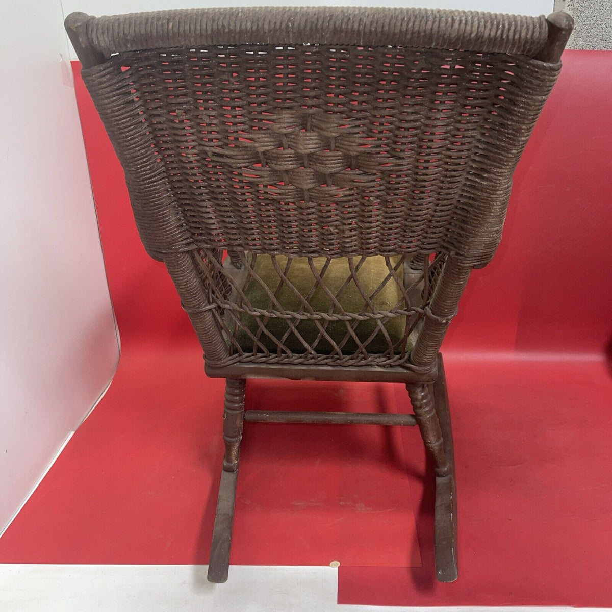 ANTIQUE CHILDS WICKER ROCKING CHAIR EXCELLENT CONDITION