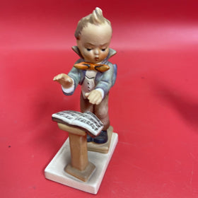 Set of 2 Figurines is in excellent condition