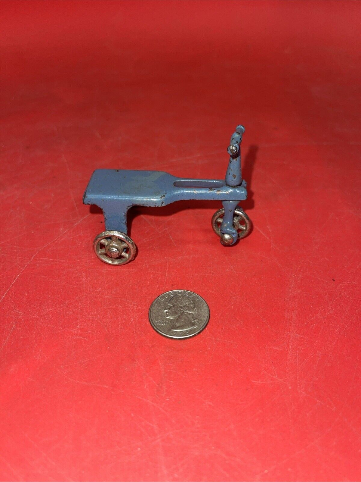 ARCADE KILGORE CAST IRON TOY MINIATURE BLUE TRICYCLE