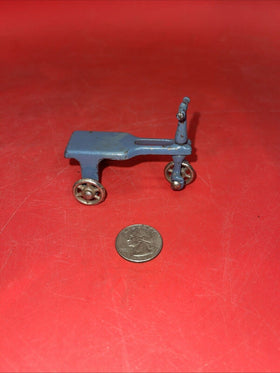 ARCADE KILGORE CAST IRON TOY MINIATURE BLUE TRICYCLE