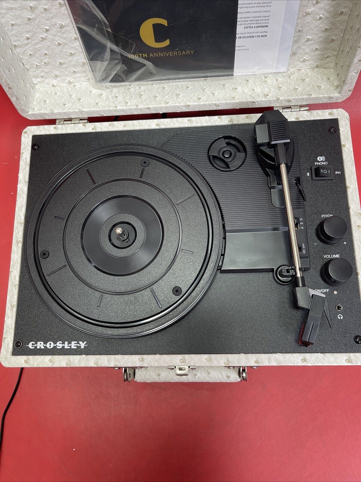 Crosley Cruiser Plus Portable Turntable Built Speakers Bluetooth WHITE OSTRICH
