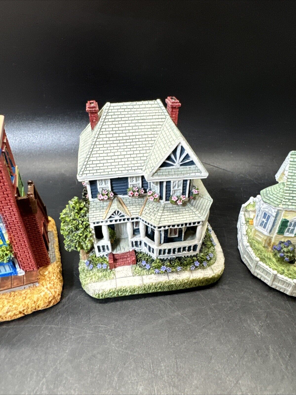 Villages: Lot Of 13 Beautiful Mini Houses