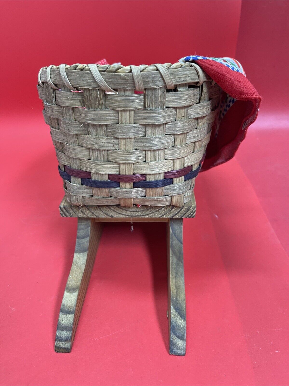 Vintage LTD Commodities Christmas Sleigh Wood & Straw Planter Basket Santa