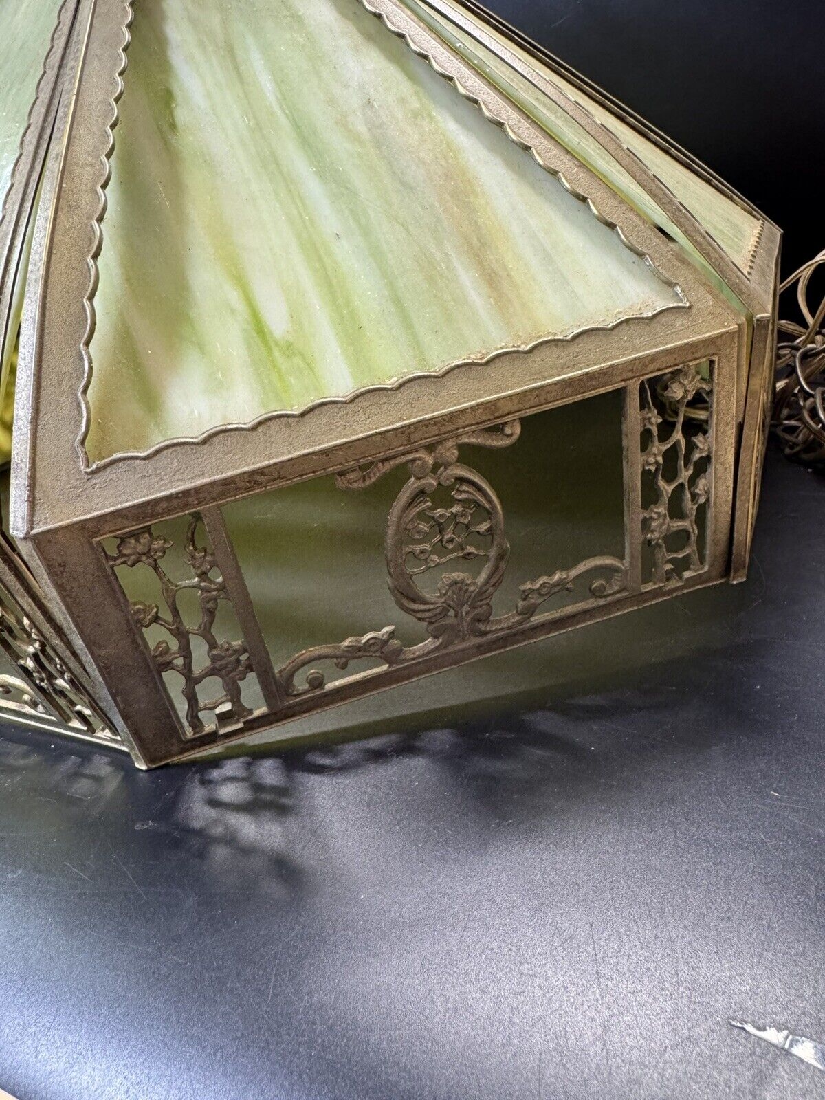 VINTAGE ENGLISH TUDOR TIFFANY STYLE SLAG GLASS HANGING LAMP LIGHT FIXTURE