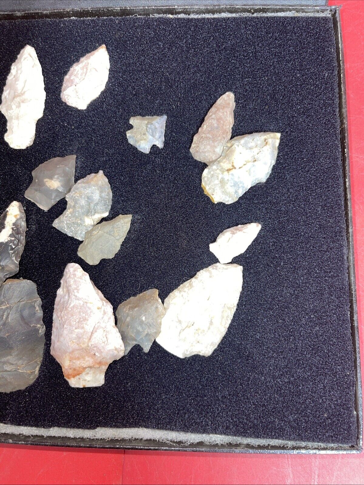 Native American Artifacts Lot 25 w/ Frame Arrowheads Collection 12”x8” Frame #5