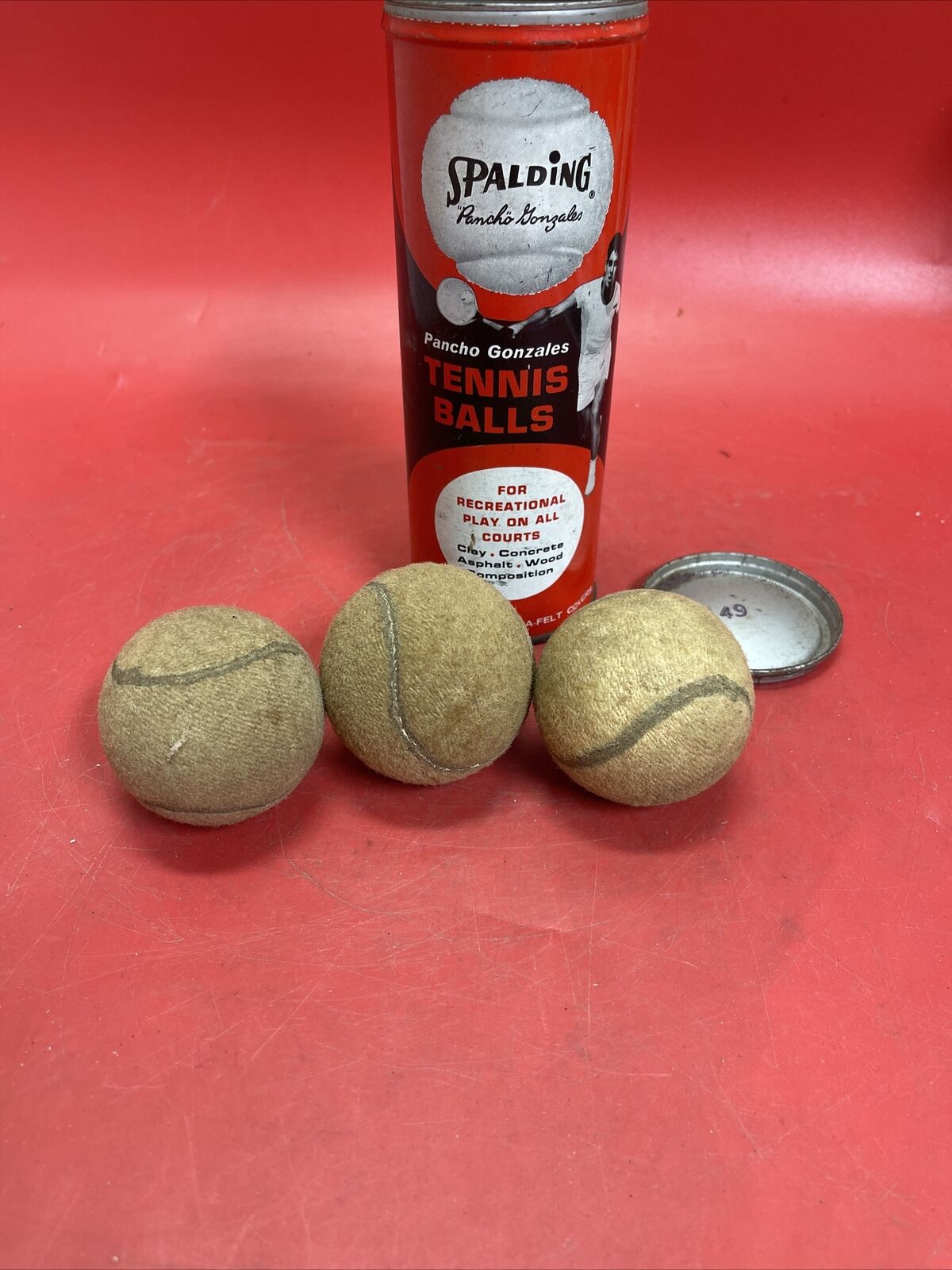 VINTAGE SPALDING PANCHO GONZALEZ TENNIS BALL CAN WITH 3 BALL