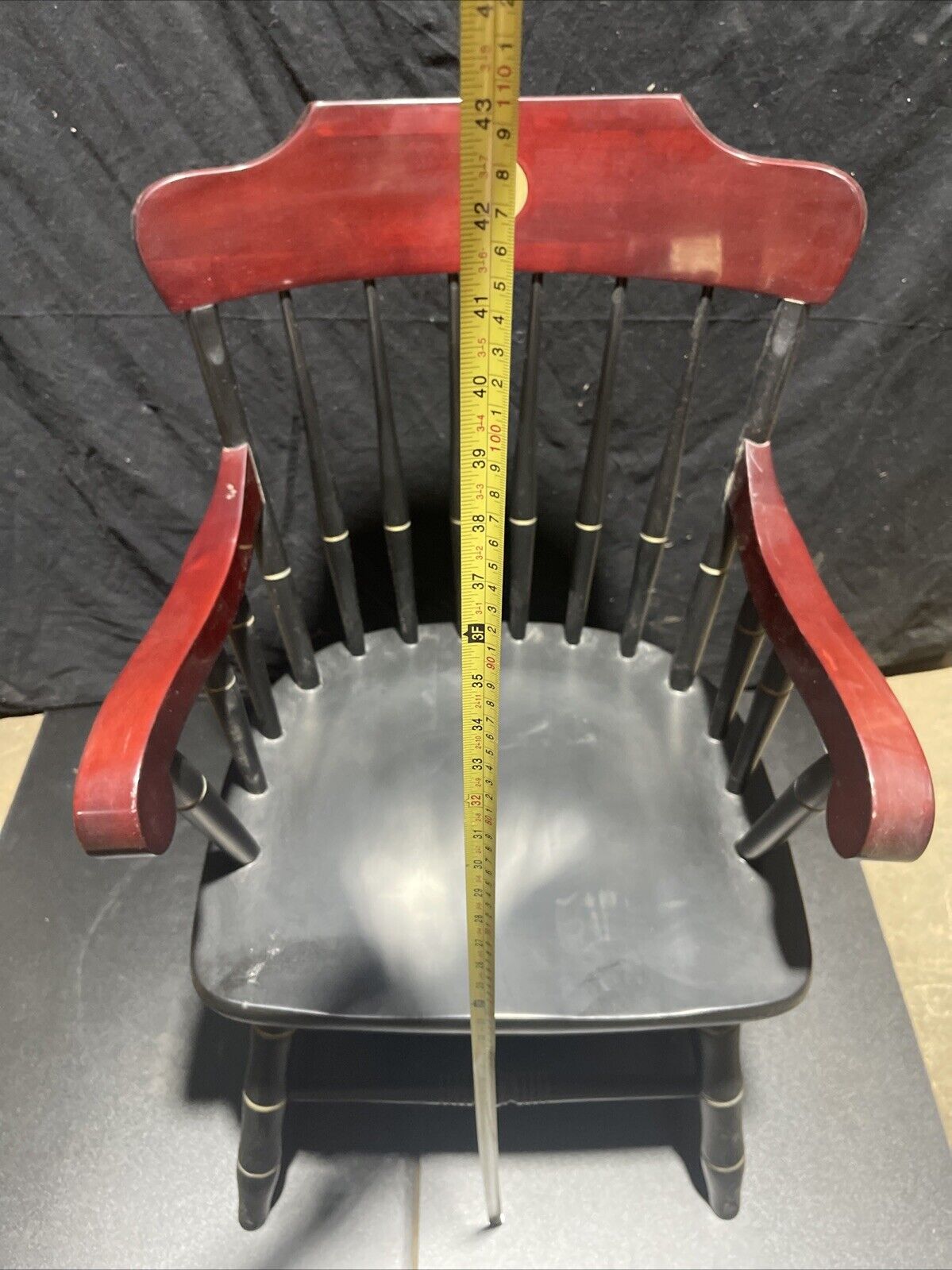 VILLANOVA WINDSOR STYLE ARMCHAIR   LOGO