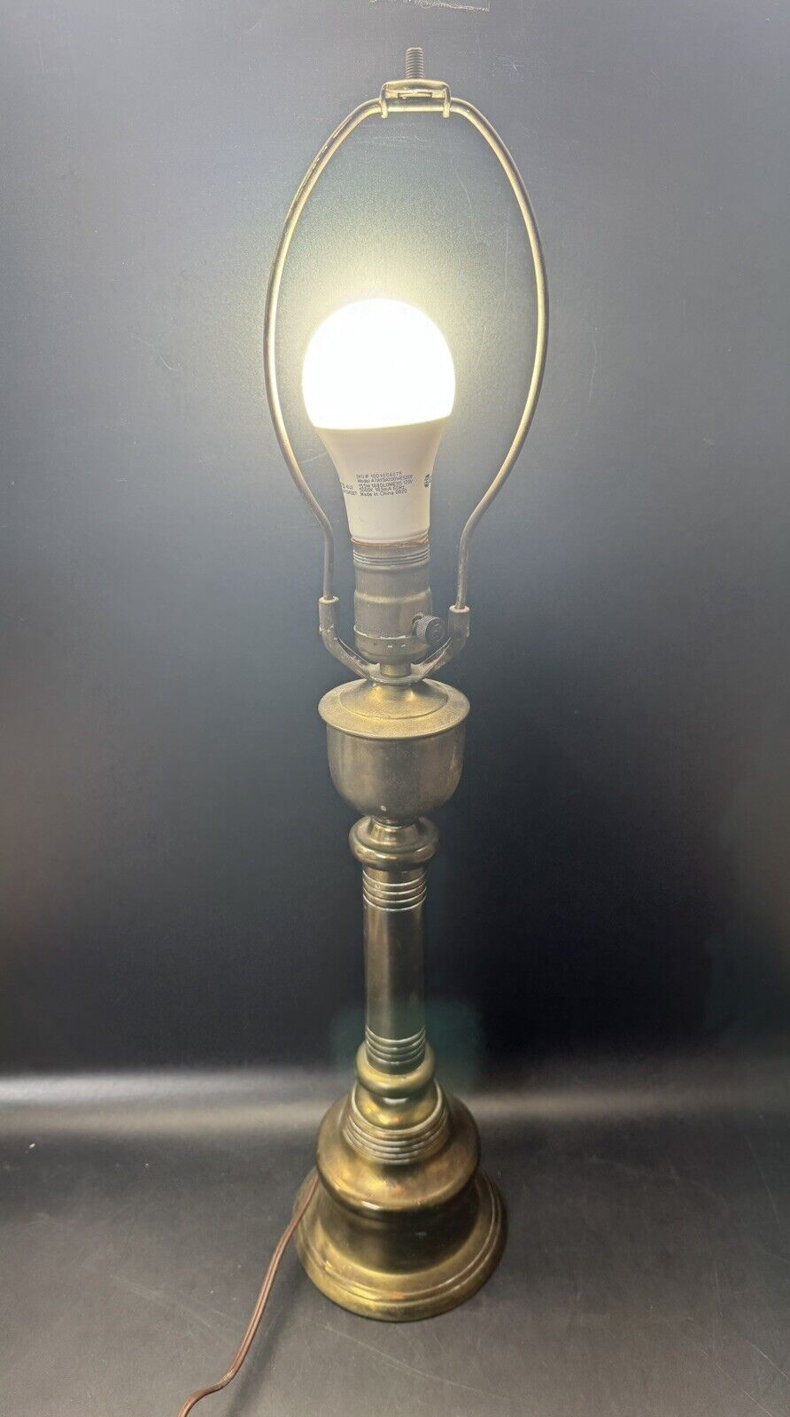 VINTAGE BRASS TABLE LAMP 23” Tall