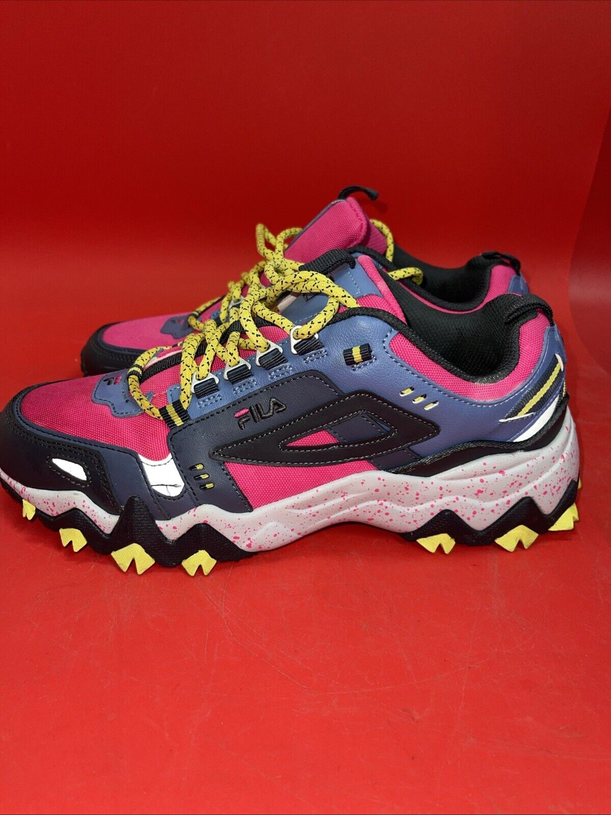 FILA Oakmont TR Womens Sneakers Pink Glo/Monument/Blue Lemonade 5JM01249-670 10