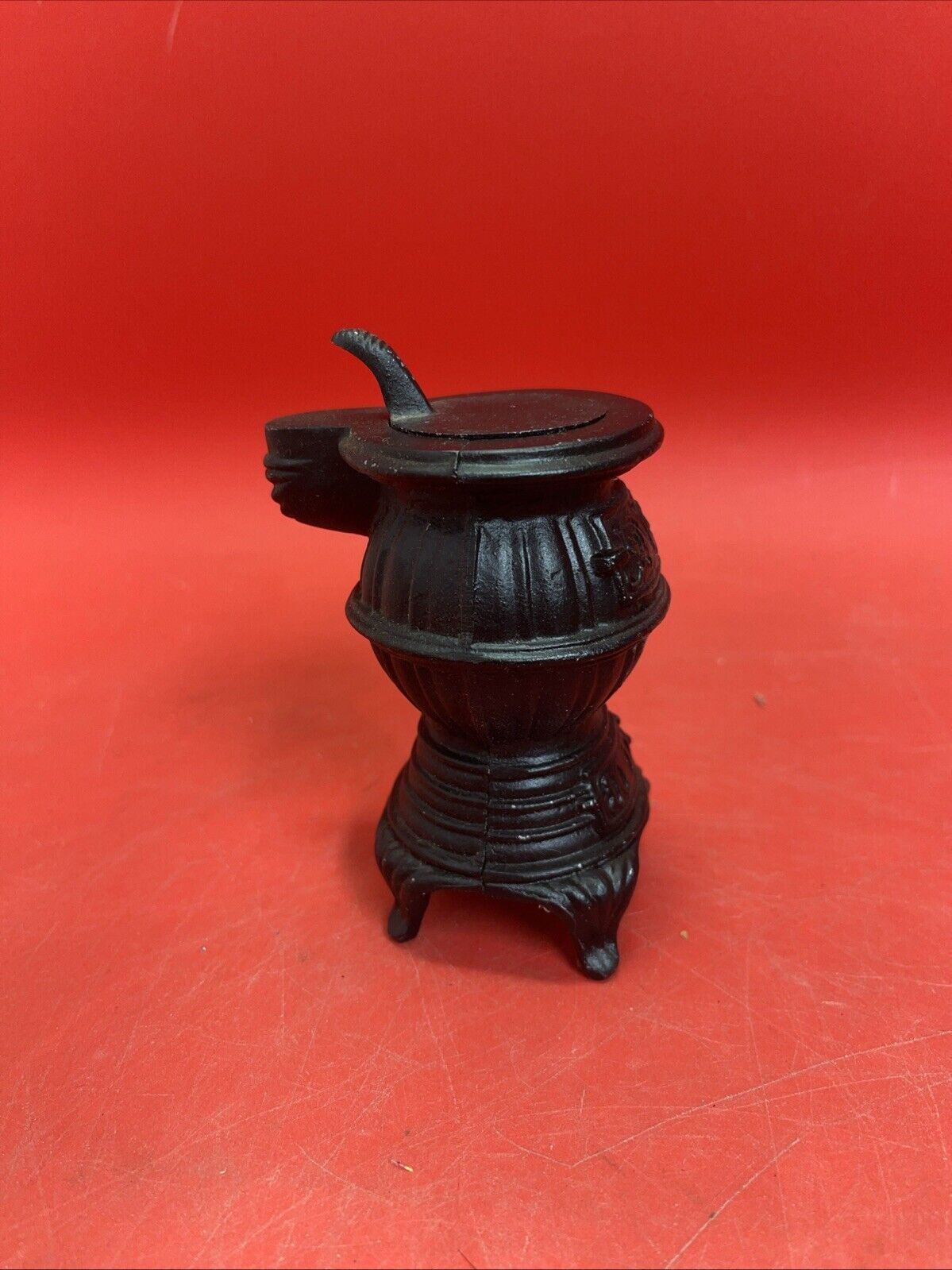 Cast Iron Miniature Pot for Dollhouse Stove, with Accessories