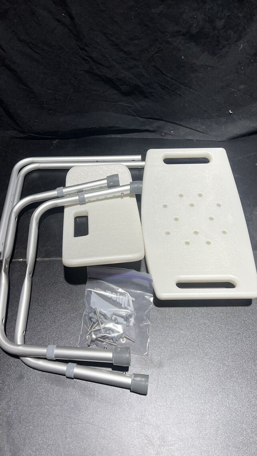 Tool-Free Bath Seat with Back