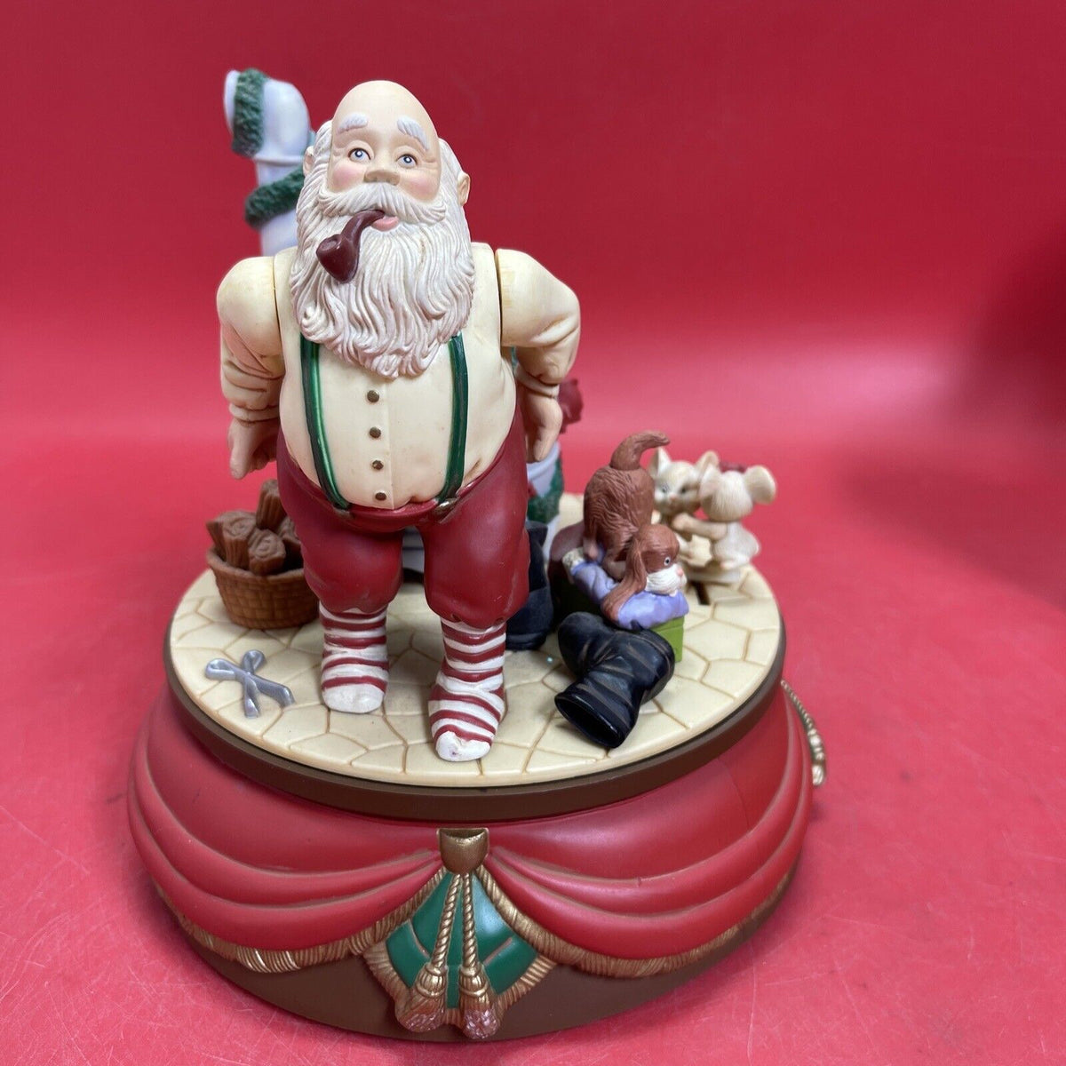 Vintage 1992 Santa's Best Animated Christmas Music Box 