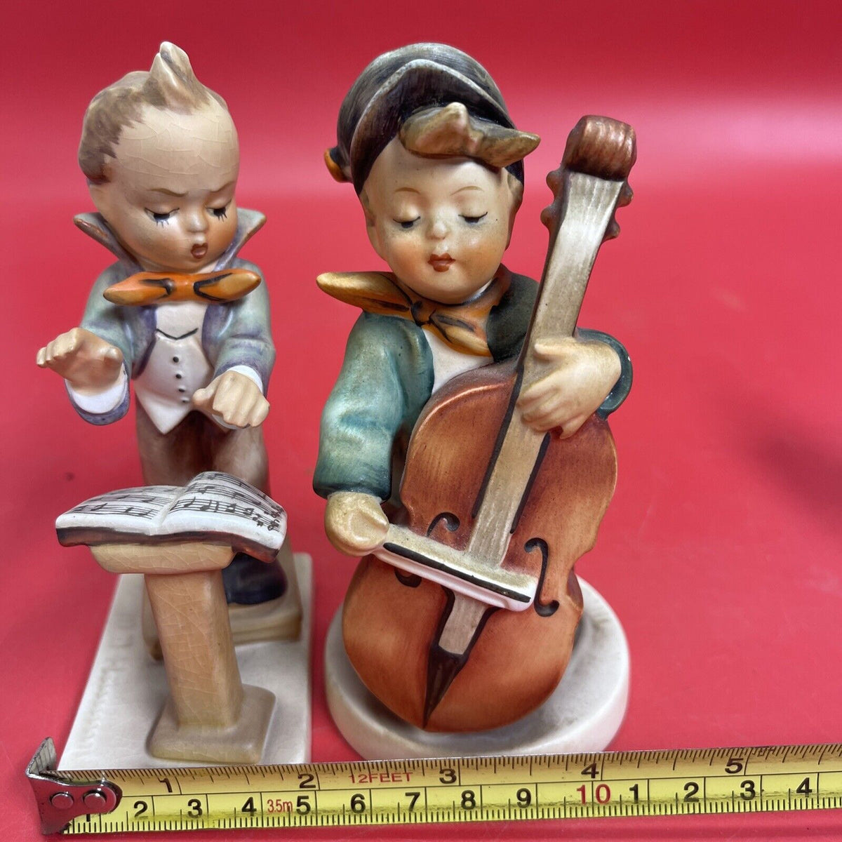 Set of 2 Figurines is in excellent condition