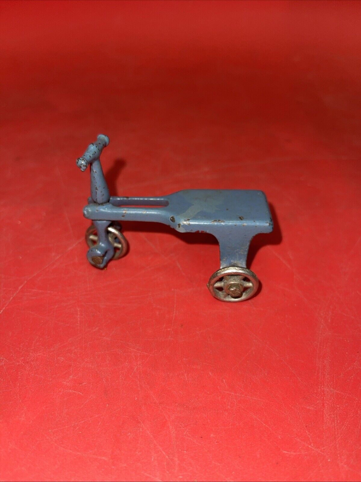 ARCADE KILGORE CAST IRON TOY MINIATURE BLUE TRICYCLE