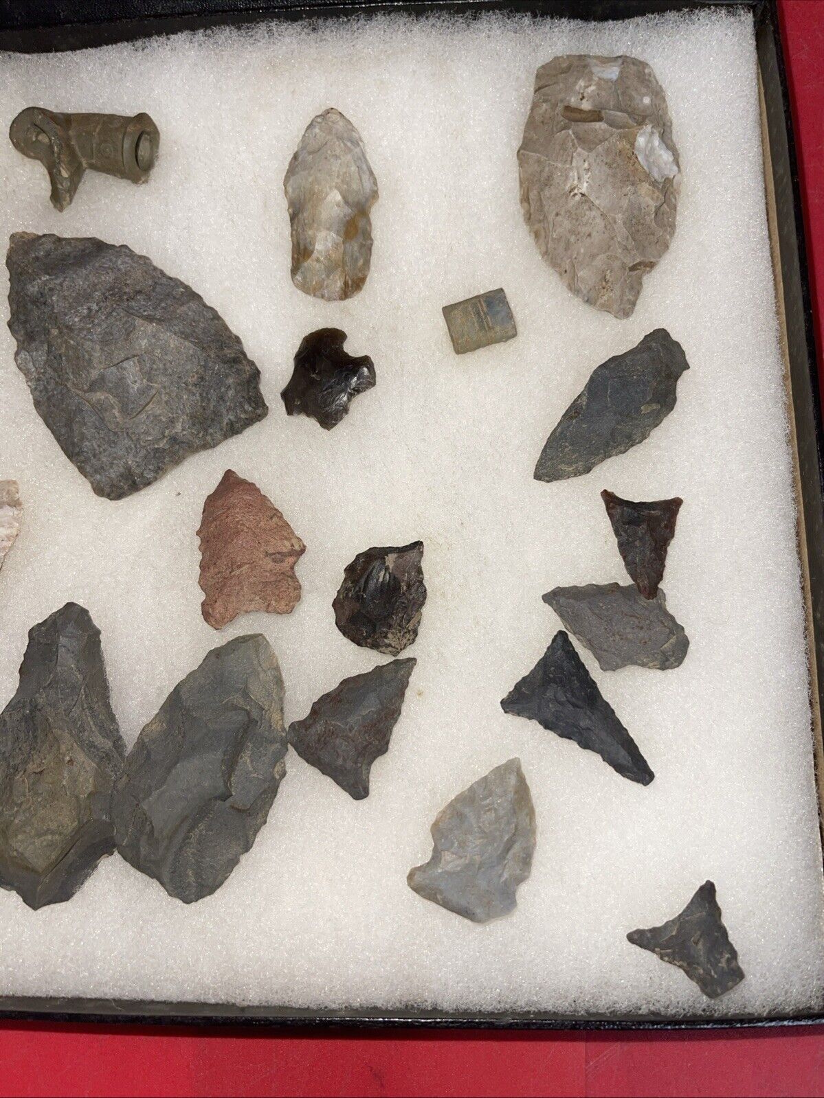 Native American Artifacts Lot 25 w/ Frame Arrowheads Collection 12”x8” Frame #7