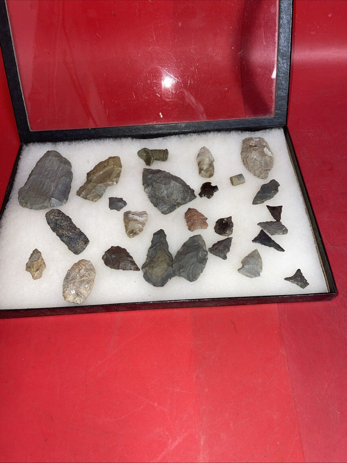 Native American Artifacts Lot 25 w/ Frame Arrowheads Collection 12”x8” Frame #7