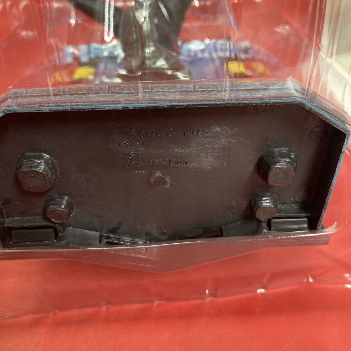 DIAMOND GALLERY DC THE JOKER FROM THE KILLING JOKE PVC DIORAMA 