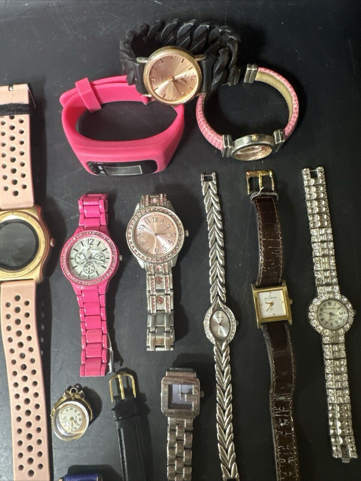 Lot Of 20 Assorted Mens Womens Watches/ For Parts Repair