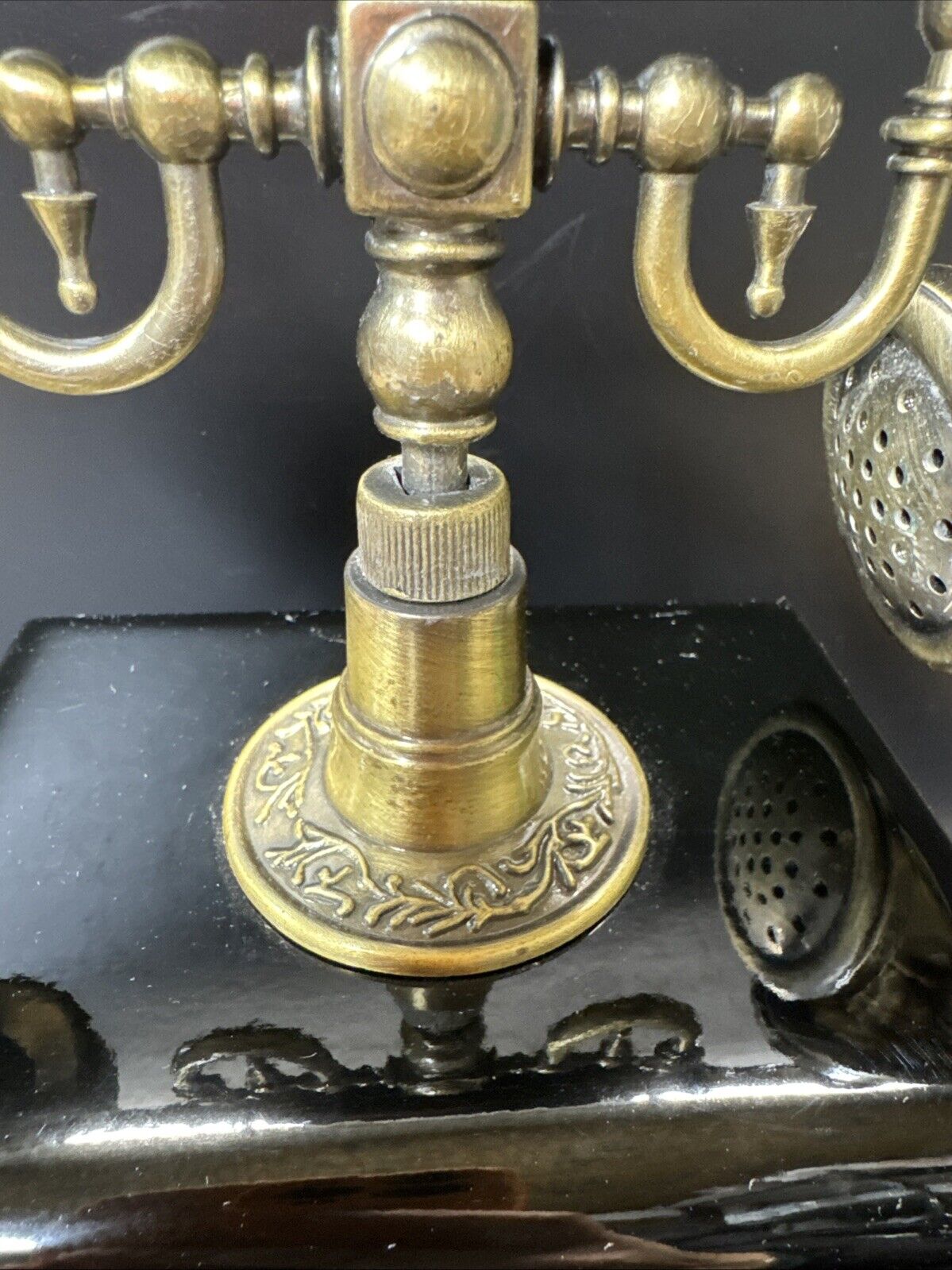 Guangzhou Zhiyin Industries Wood Retro Telephone Brass Push T918-A , 2004