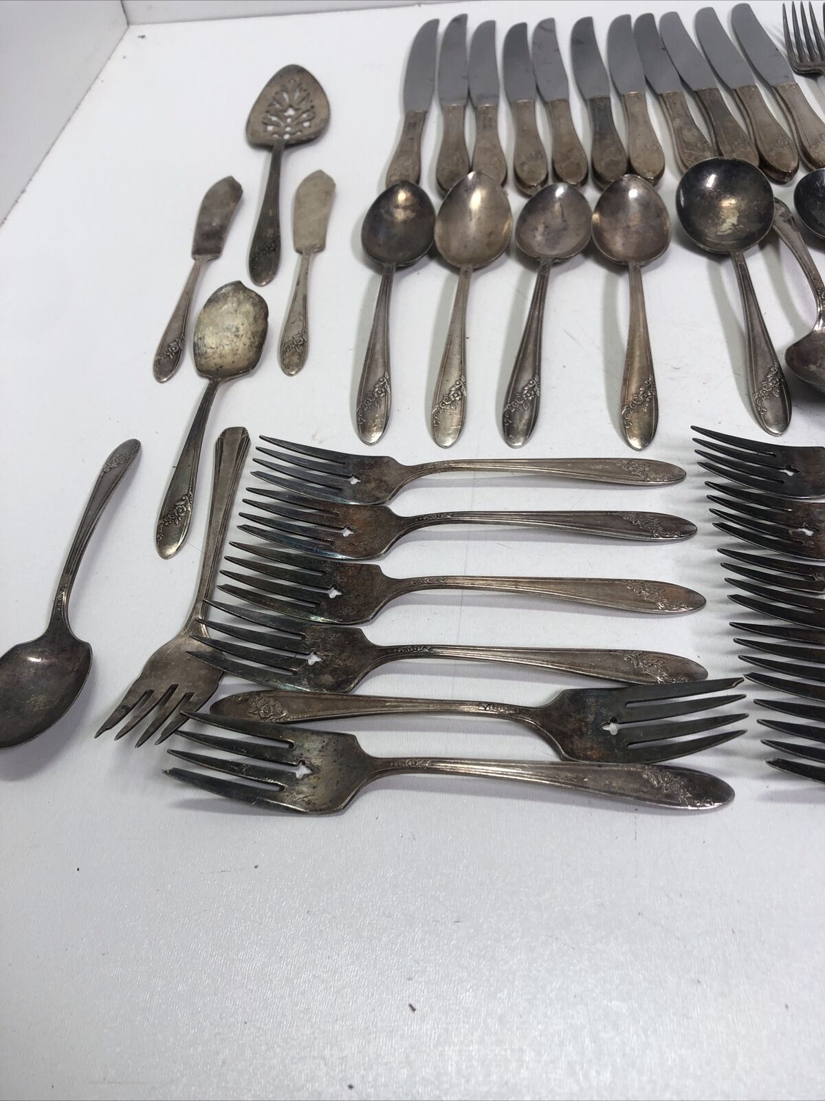 Oneida Community Tudor Plate Queen Bess Flatware 50pc