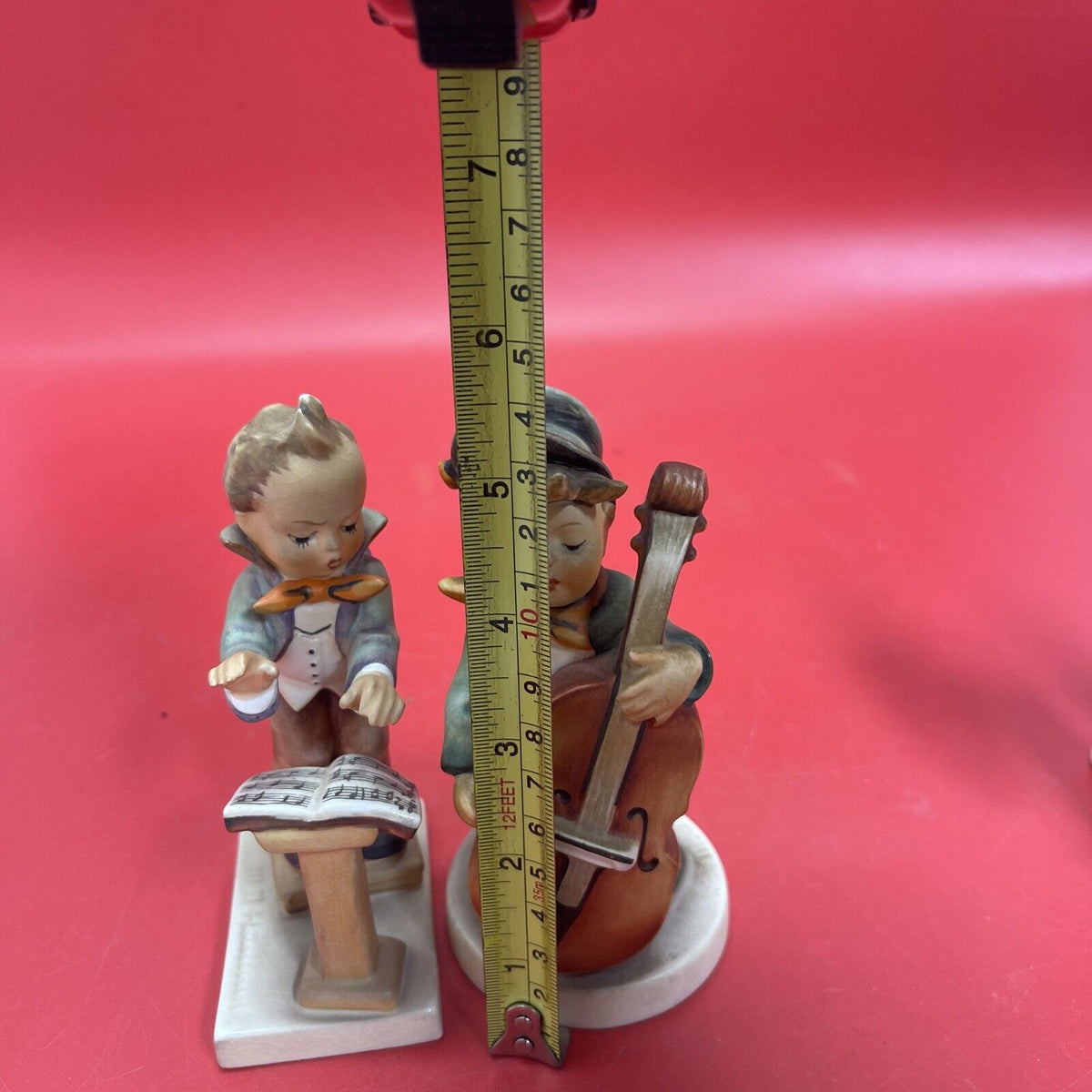 Set of 2 Figurines is in excellent condition