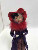 Byers Choice THE CAROLERS 2004 Lady Singer with Red Feather Boa