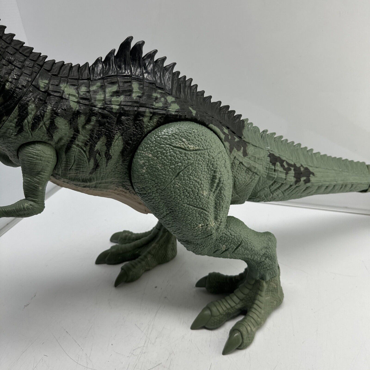 Jurassic World:Dominion Strike n Roar Gigantosaurus Dinosaur Toy GWD68