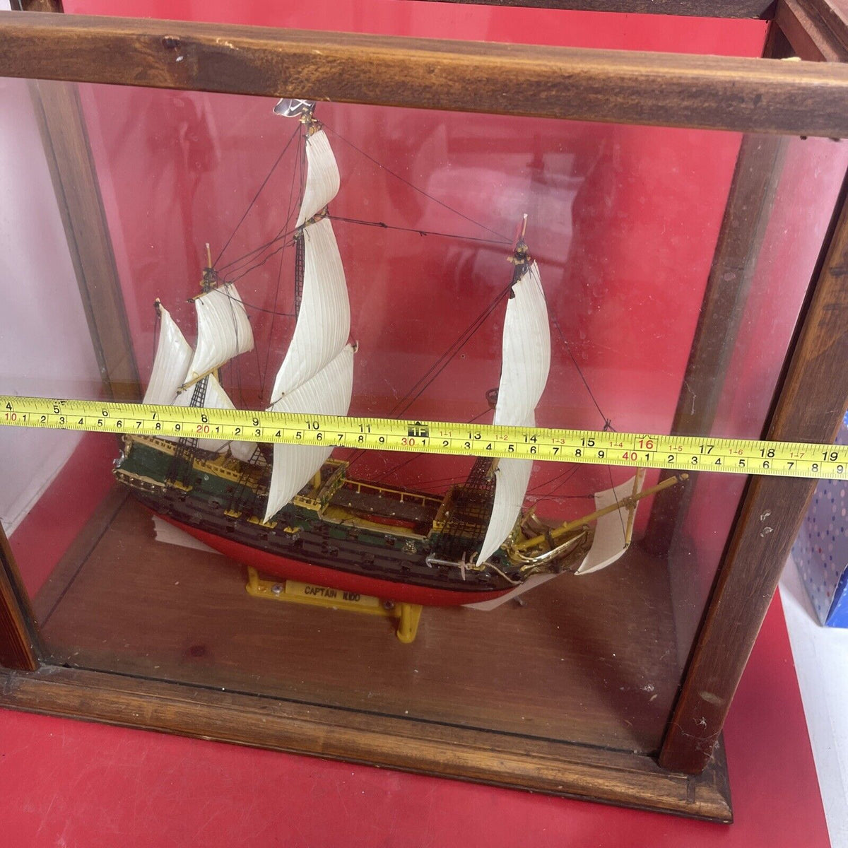 Vintage Model Ship ,,Captain Kidd’’ In a Wooden Frame & Glass