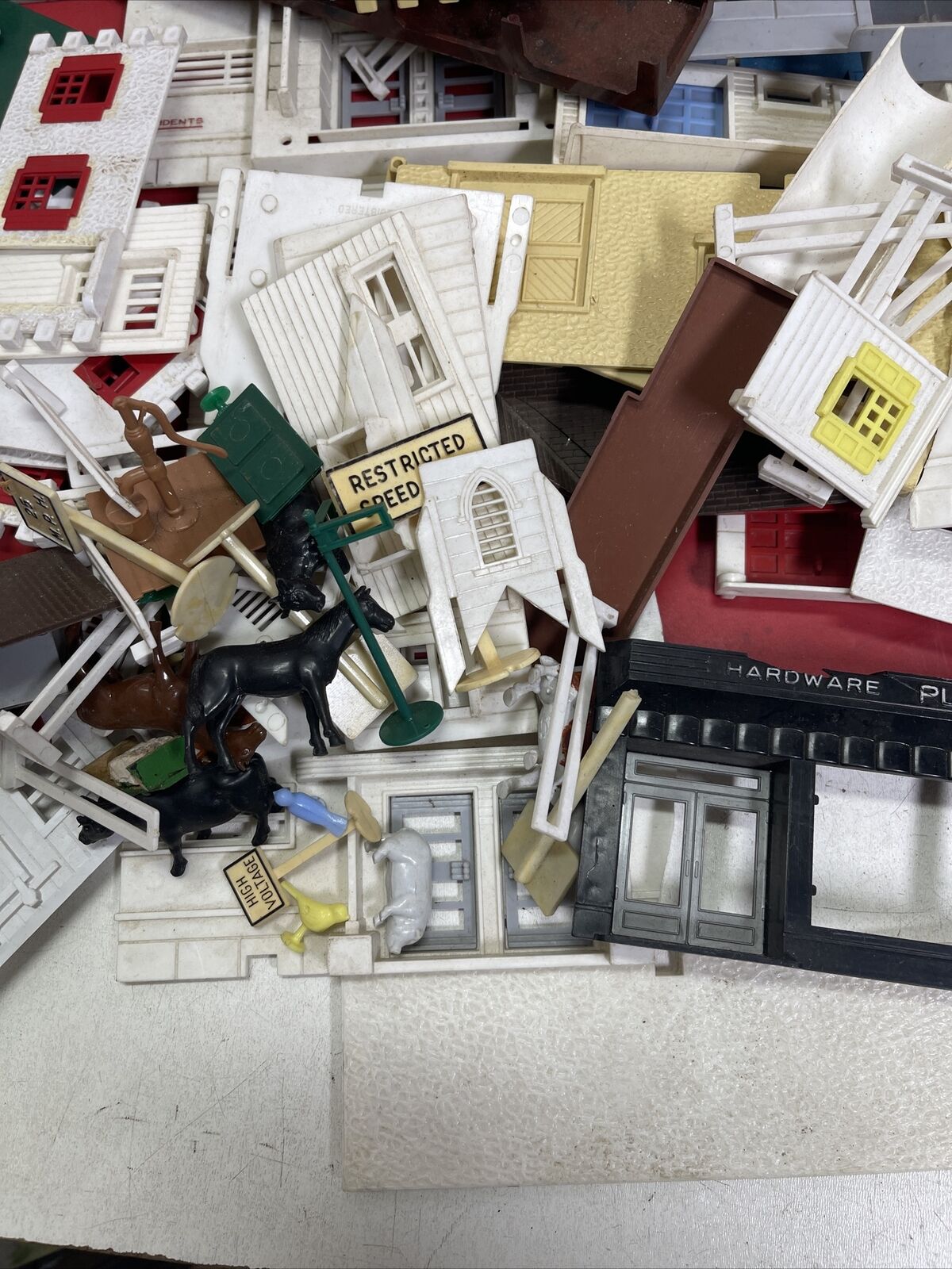 BIG Lot of  Vintage 1970s Child Guidance Toys Town USA Building Walls Roof Parts