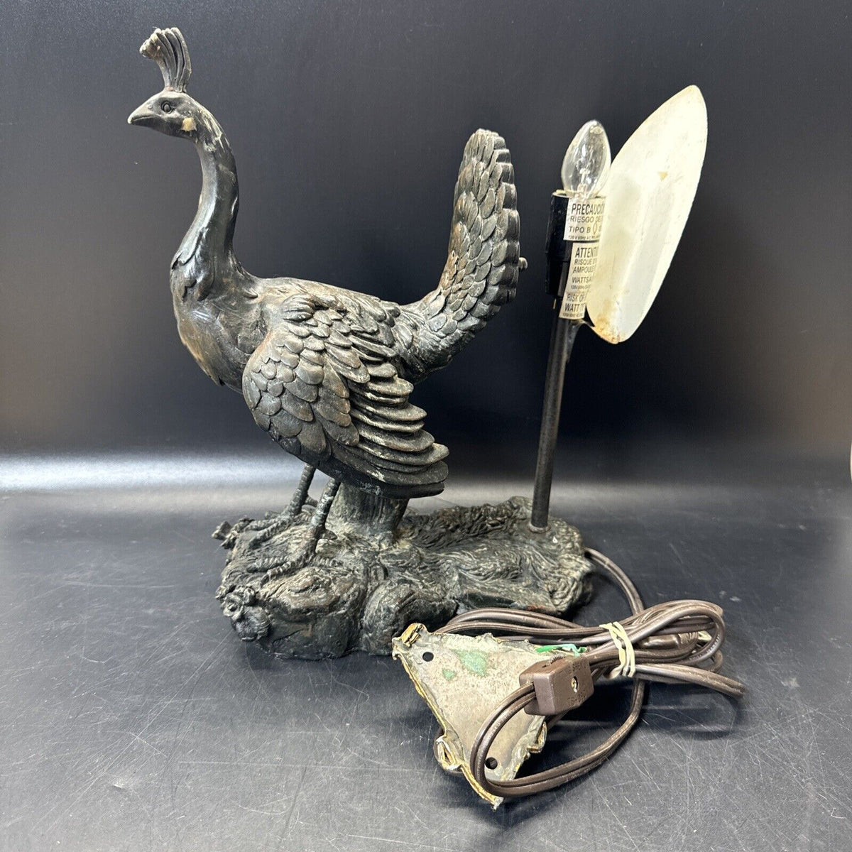 Vintage Beautiful Resin Sculpture Peacock Lamp