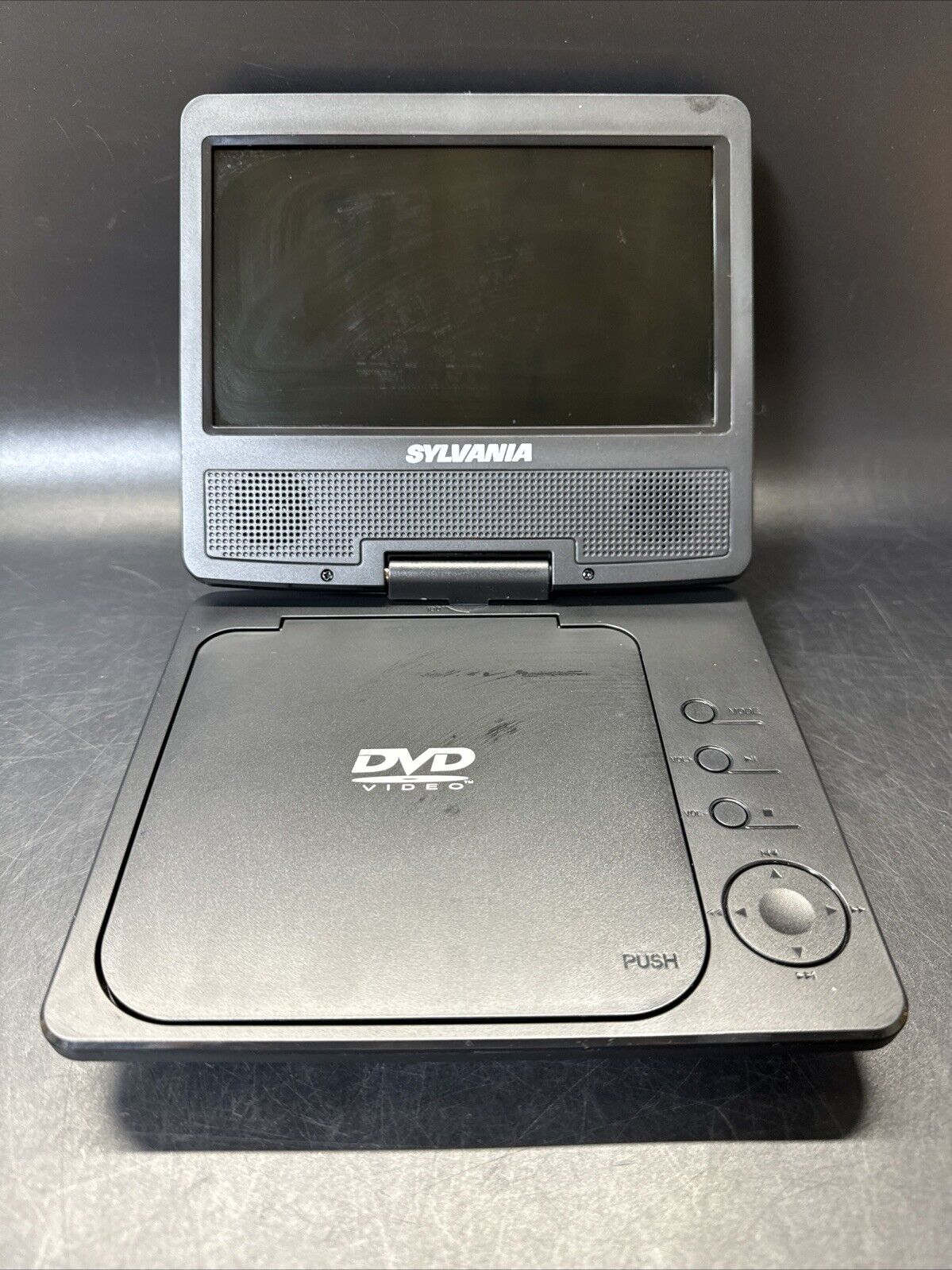 SYLVANIA SDVD7014 BLACK 7" Portable DVD Player, No Power Cord/Tested!