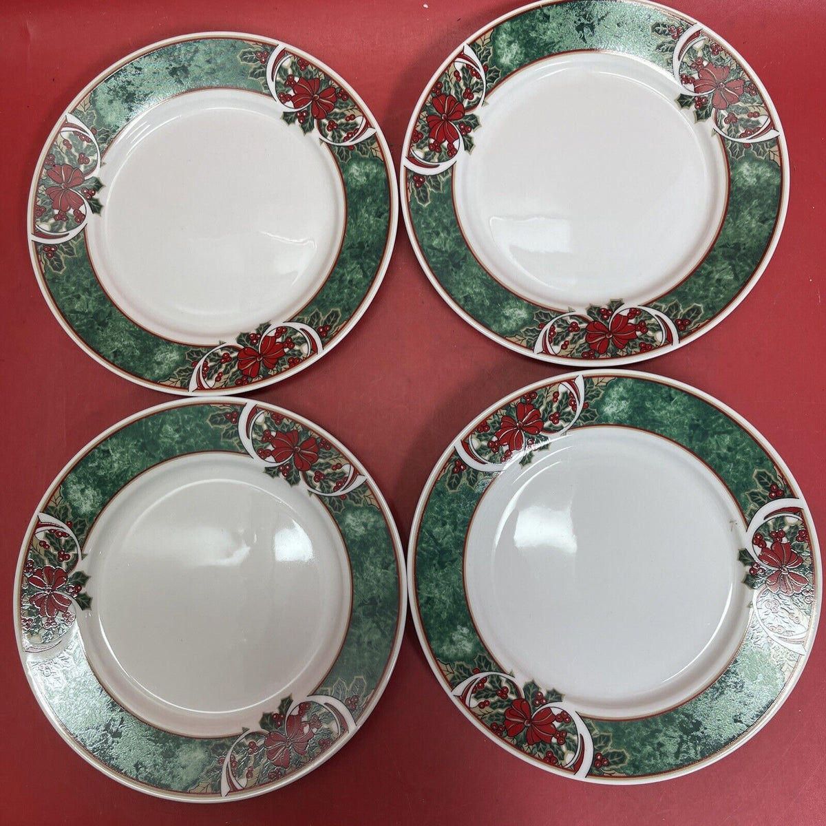 GIBSON EVERYDAY CHINA 14 pc PLACE SETTING w/BERRIES, LEAVES & BOW