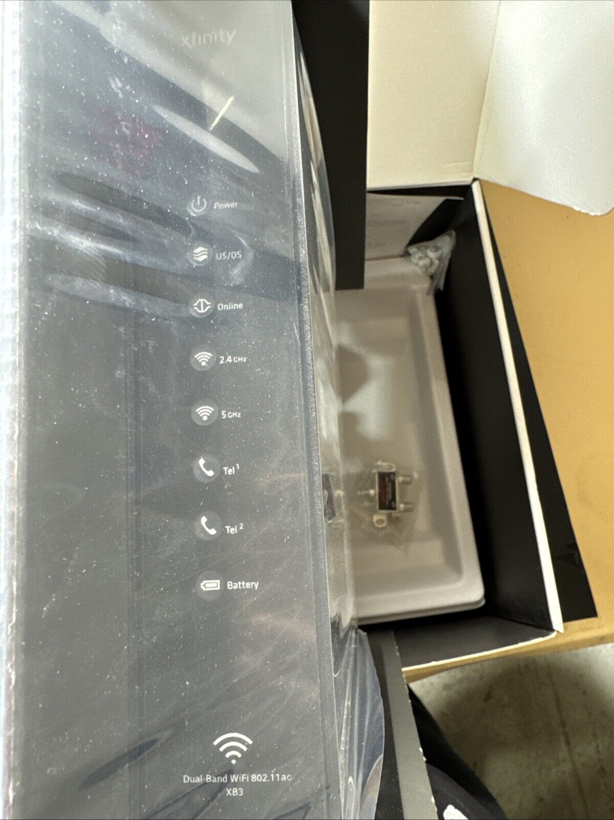 Comcast Xfinity X1 Entertainment Operating System/ New, Missing Some Parts