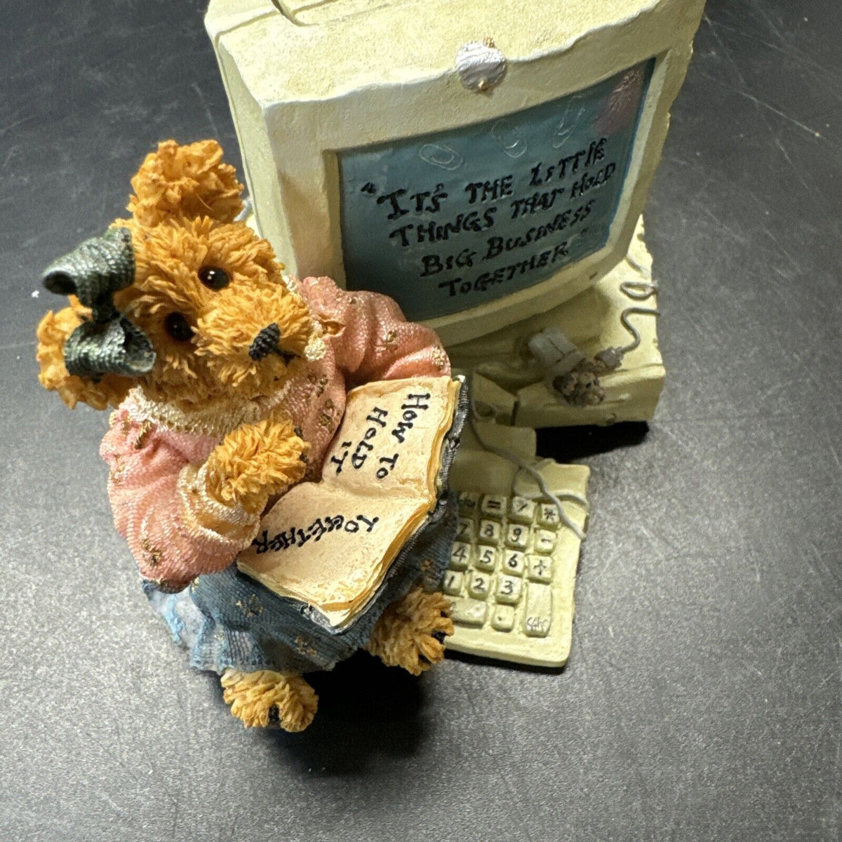 Boyds Bears & Friends, " Ms Griz...Keeping it Together"  Item # 4105/ 2000