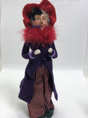 Byers Choice THE CAROLERS 2004 Lady Singer with Red Feather Boa