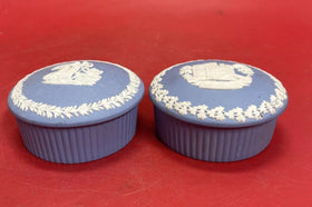 Vintage Wedgwood Pottery Snuff Box Jewelry Lid Jasperware  Round Snuffbox Lot 2