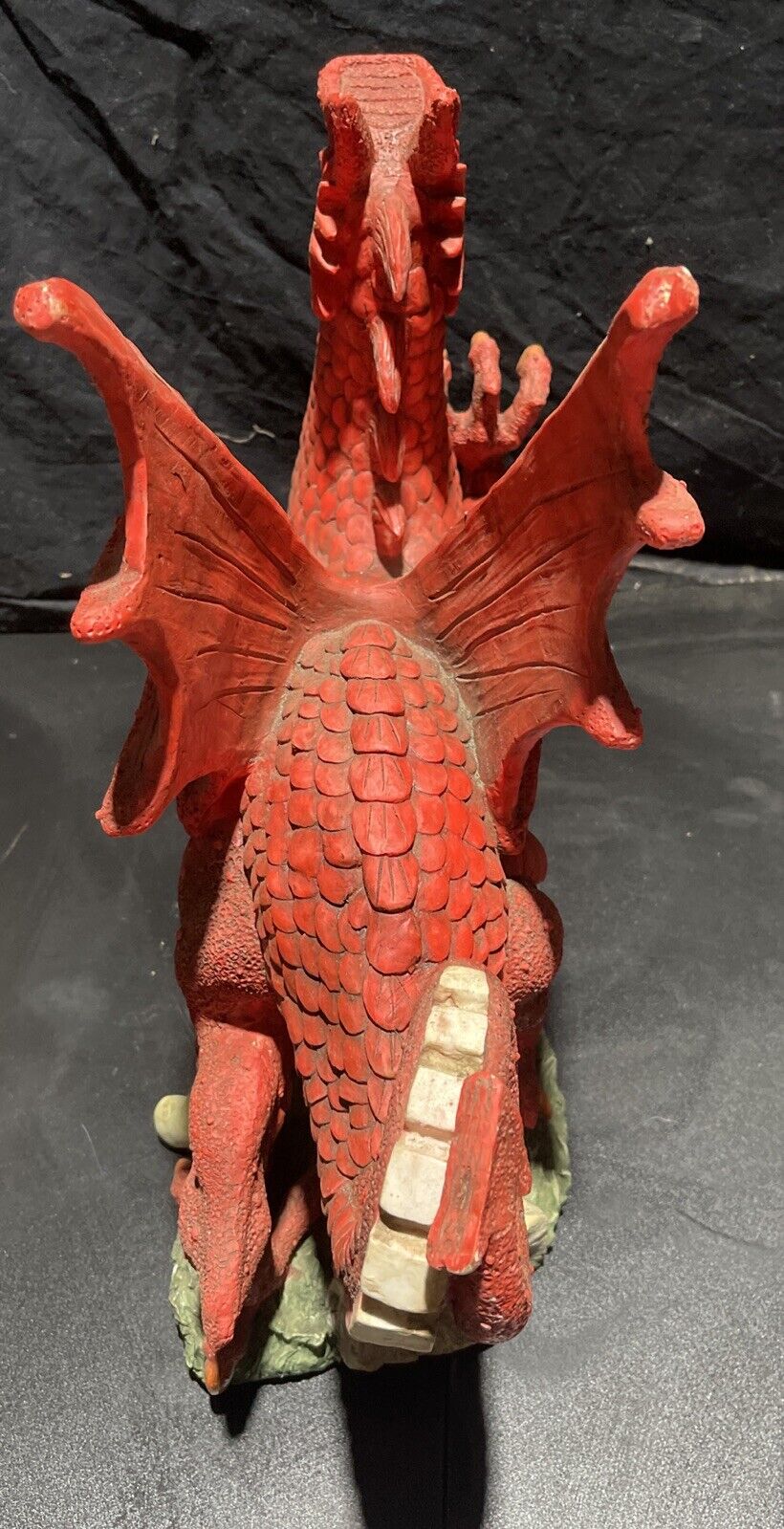 Design Toscano The Red Welsh Dragon Statue Wales Cymru