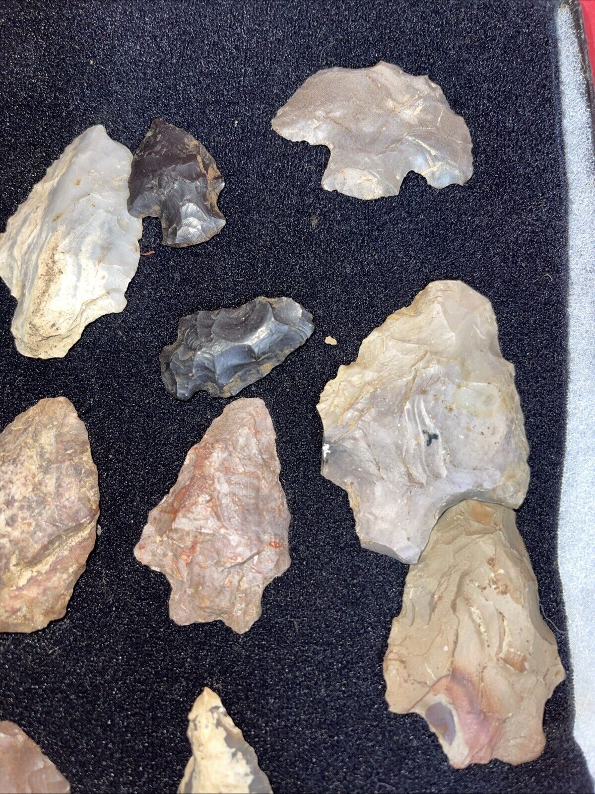 Native American Artifacts Lot 28 w/ Frame Arrowheads Collection 12”x8” Frame