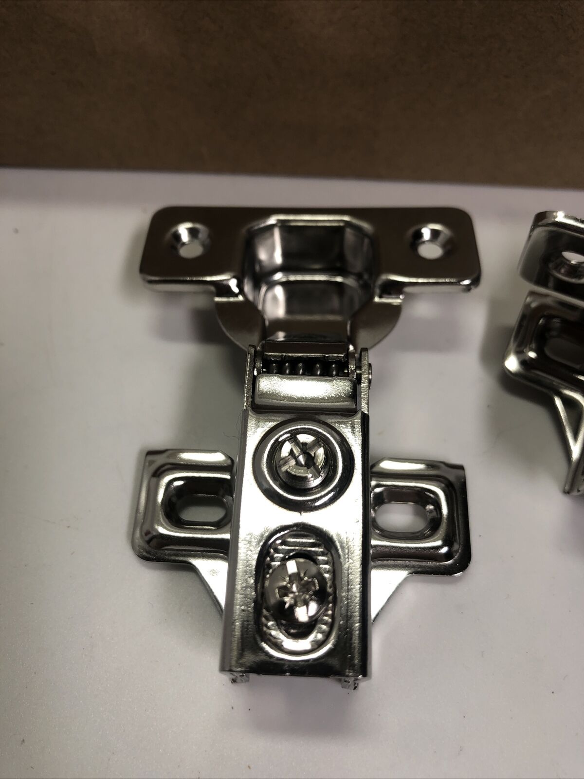 Liberty Hardware Overlay Soft Close Hinge 105 Degree set of 20