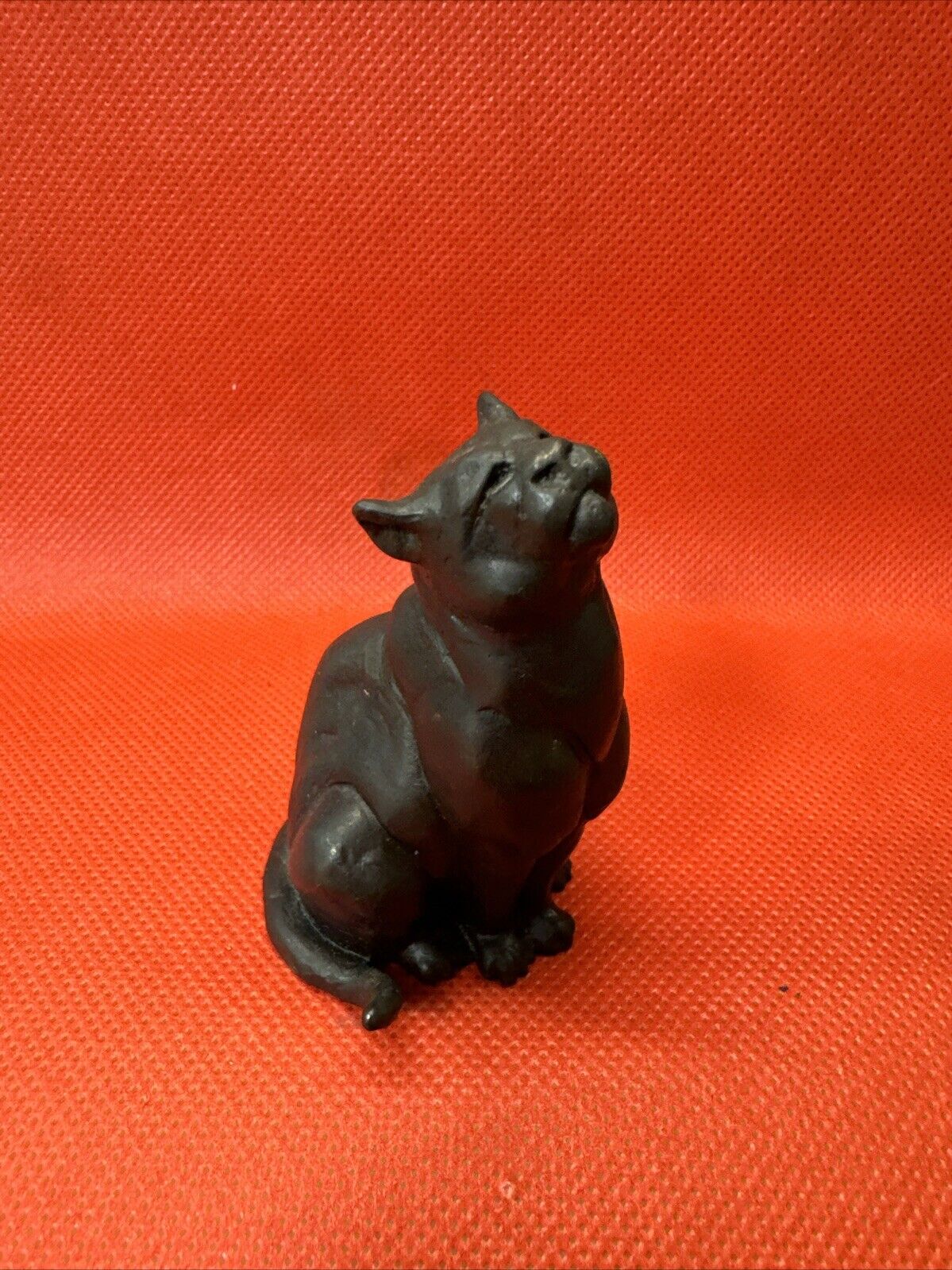 Vintage Figure Sitting cat Of Dan Ostermiller (1996)