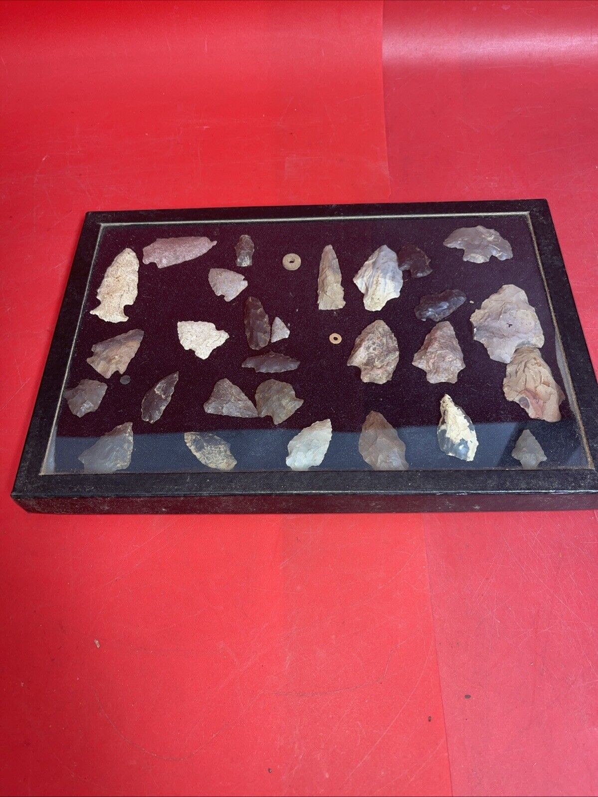 Native American Artifacts Lot 28 w/ Frame Arrowheads Collection 12”x8” Frame