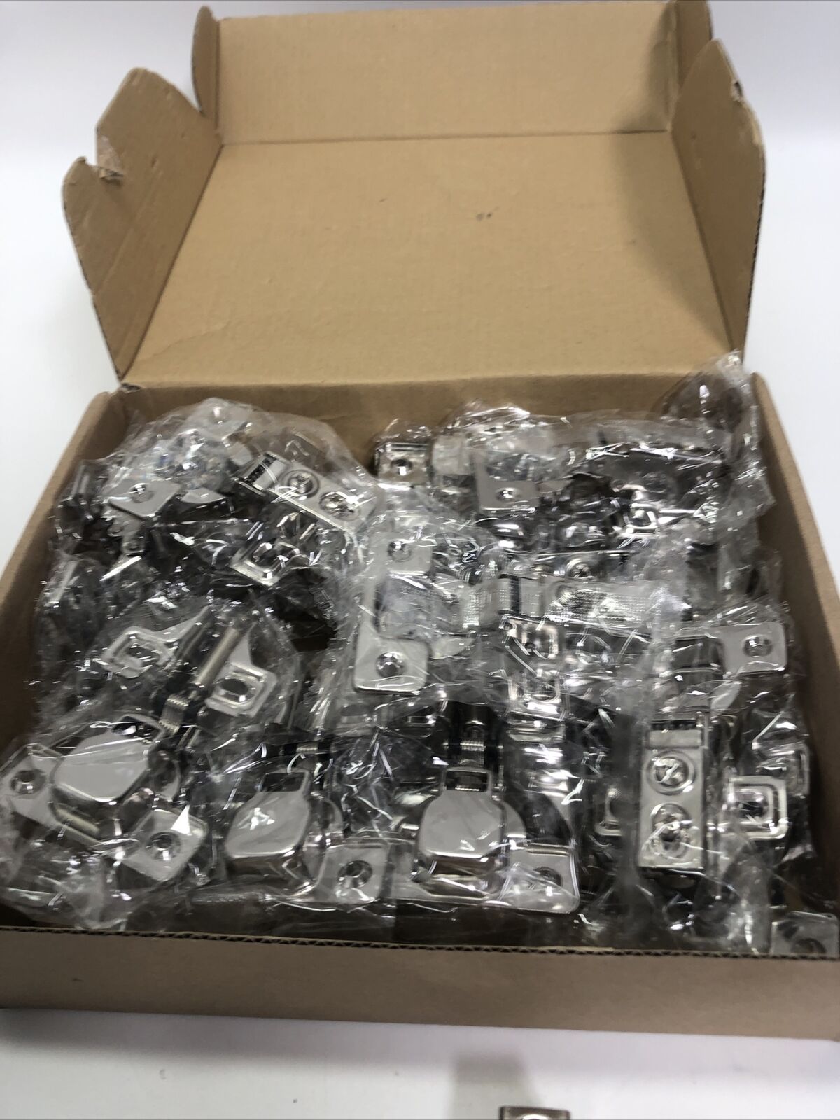 Liberty Hardware Overlay Soft Close Hinge 105 Degree set of 20