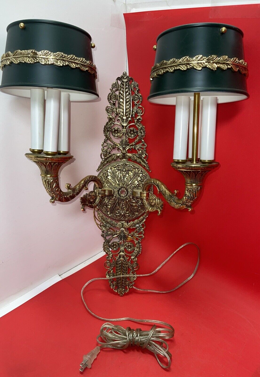 Vintage French Louis XV Rococo Gold Gilt Brass Wall Sconce