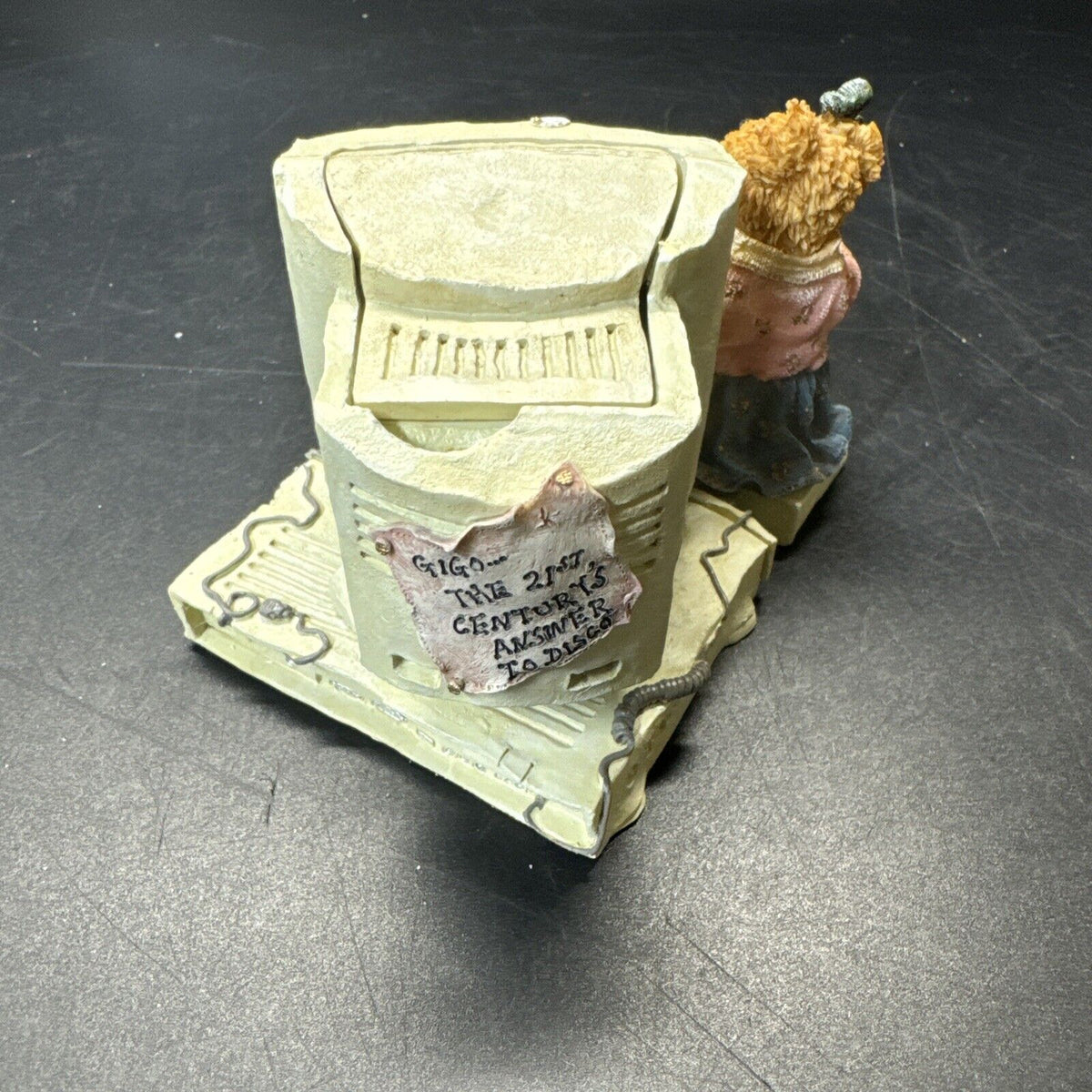 Boyds Bears & Friends, " Ms Griz...Keeping it Together"  Item # 4105/ 2000