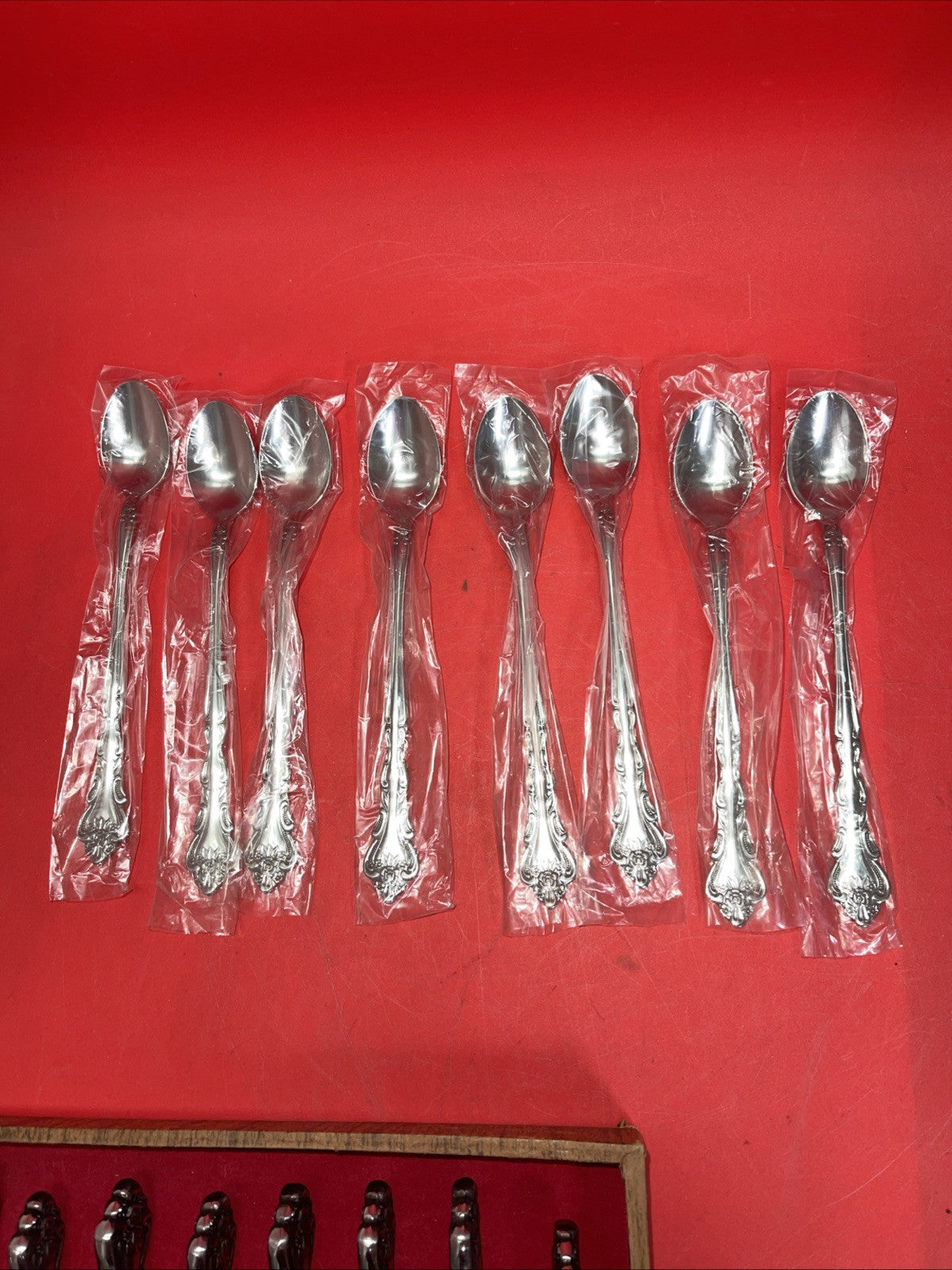 Oxford Hall Silversmiths,LTD.Set 70