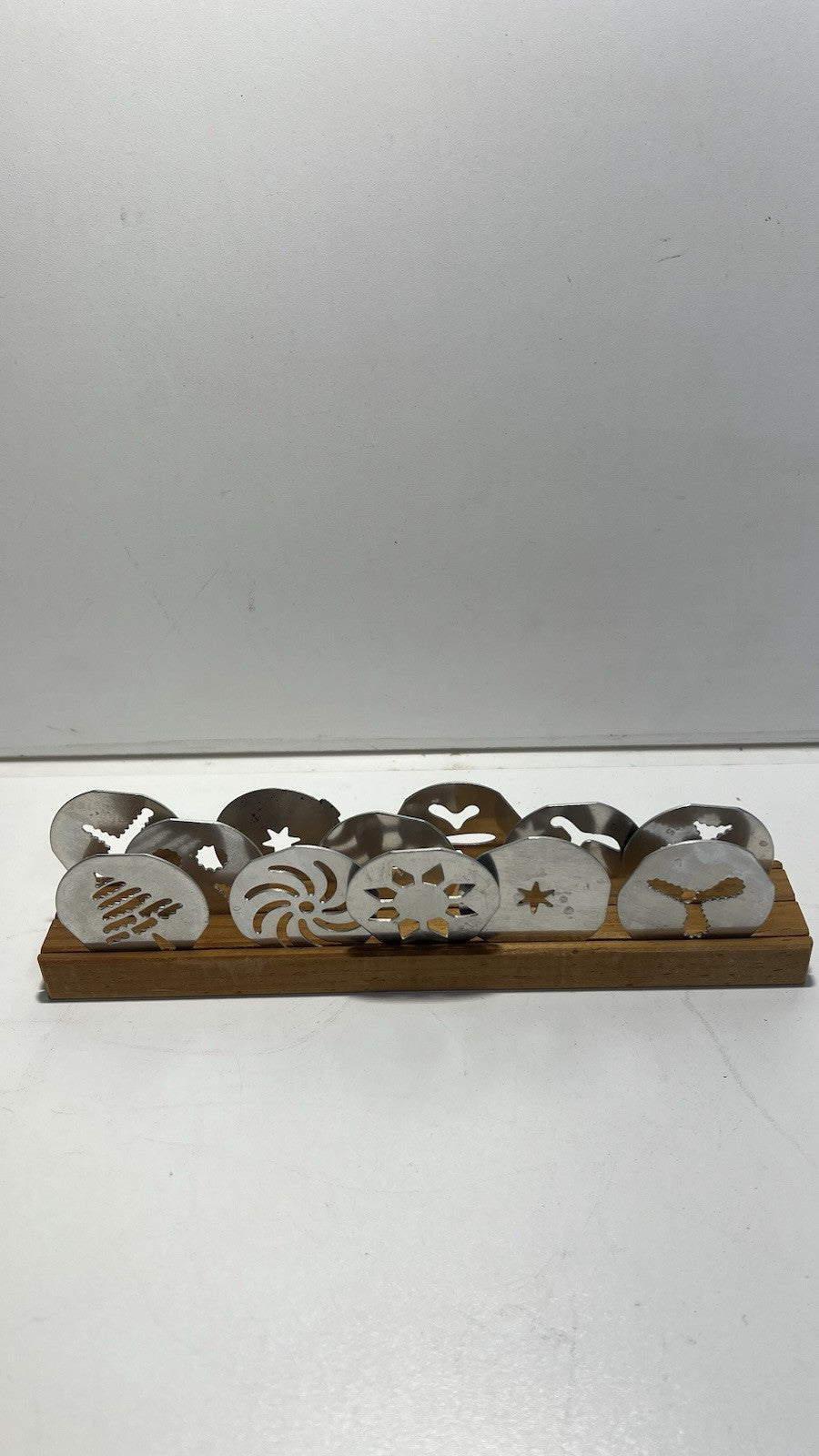 Mirro's Vintage Cookie  And Pastry Press With 12 Discs and Tips - Cookie - USA